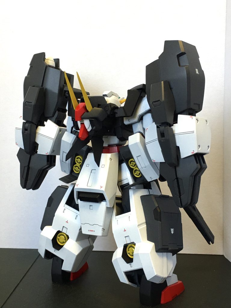セラフィムガンダムはオミットし機体、武装性能に振ったイメージとしました。
本体がパージして内のガンダムが出てきたりも、しません。。。
ただ、背面のガンダムマスクは踏襲。