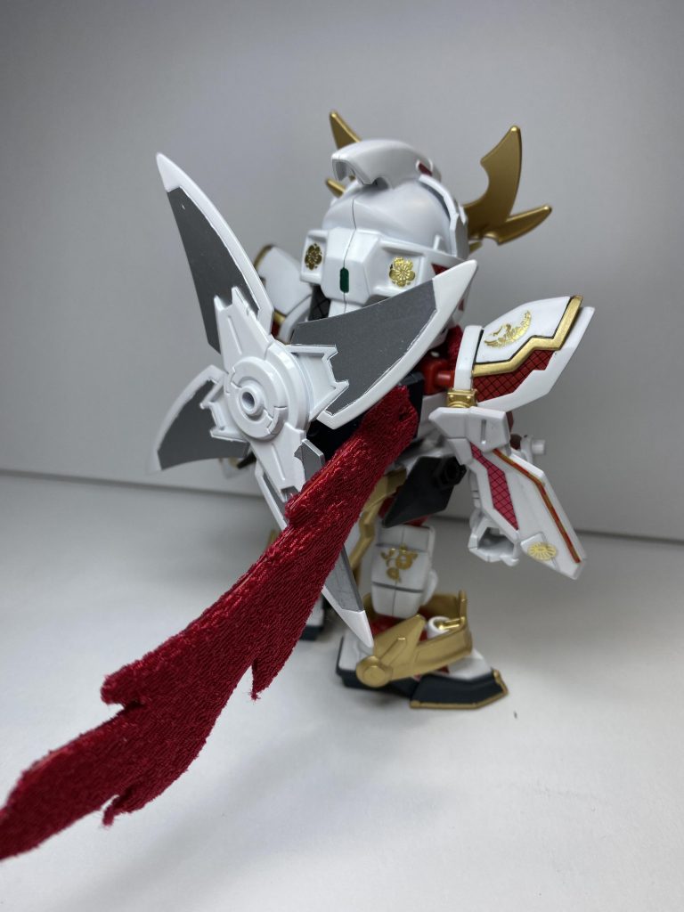 ネイルシールは正面だけでなく背面にも使用。
肩の孔雀がお気に入りです✨