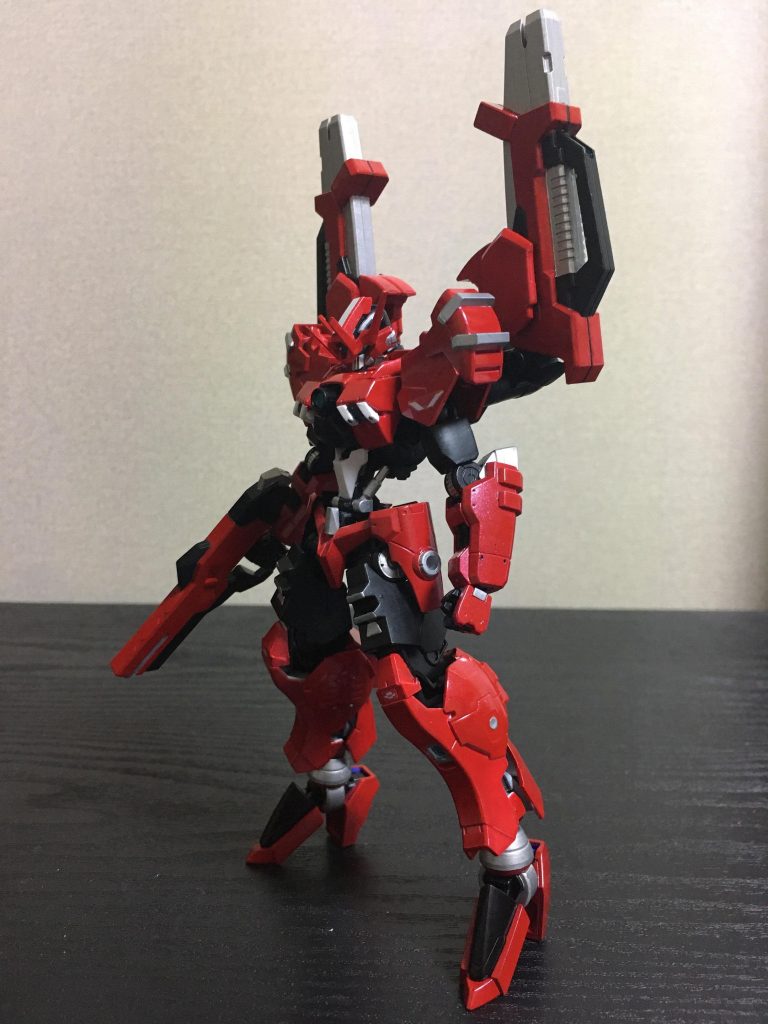 塗装後。カラーリングモチーフは、当初仮面ライダーディケイドにしようと思ったのですが、仮面ライダードライブの方がイメージに合うと思い変更。結果的にこの変更が功を奏した形となりました。