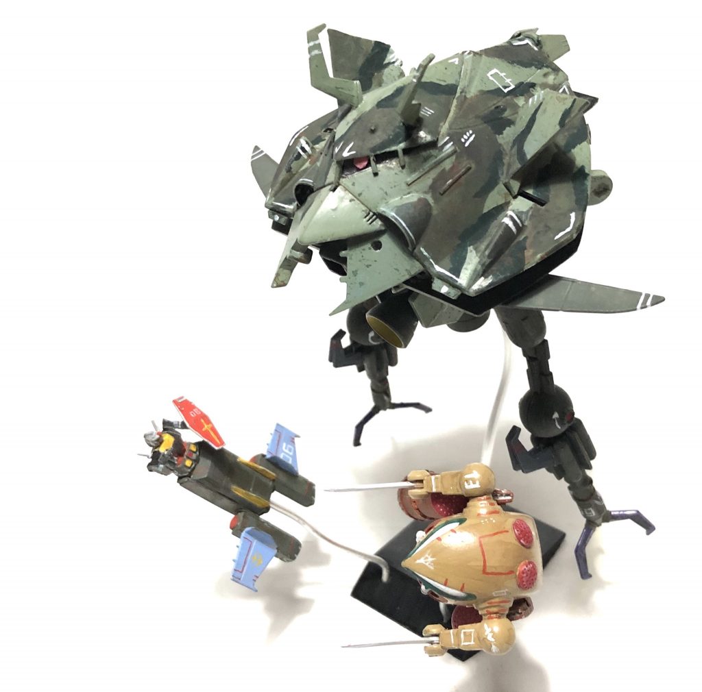 ドズル「ん?下か!!対空防御!」
アムロ「このっ!」
ドズル「た!!!!たかが1機のモビルスーツに、このビグザムがやられるのか」