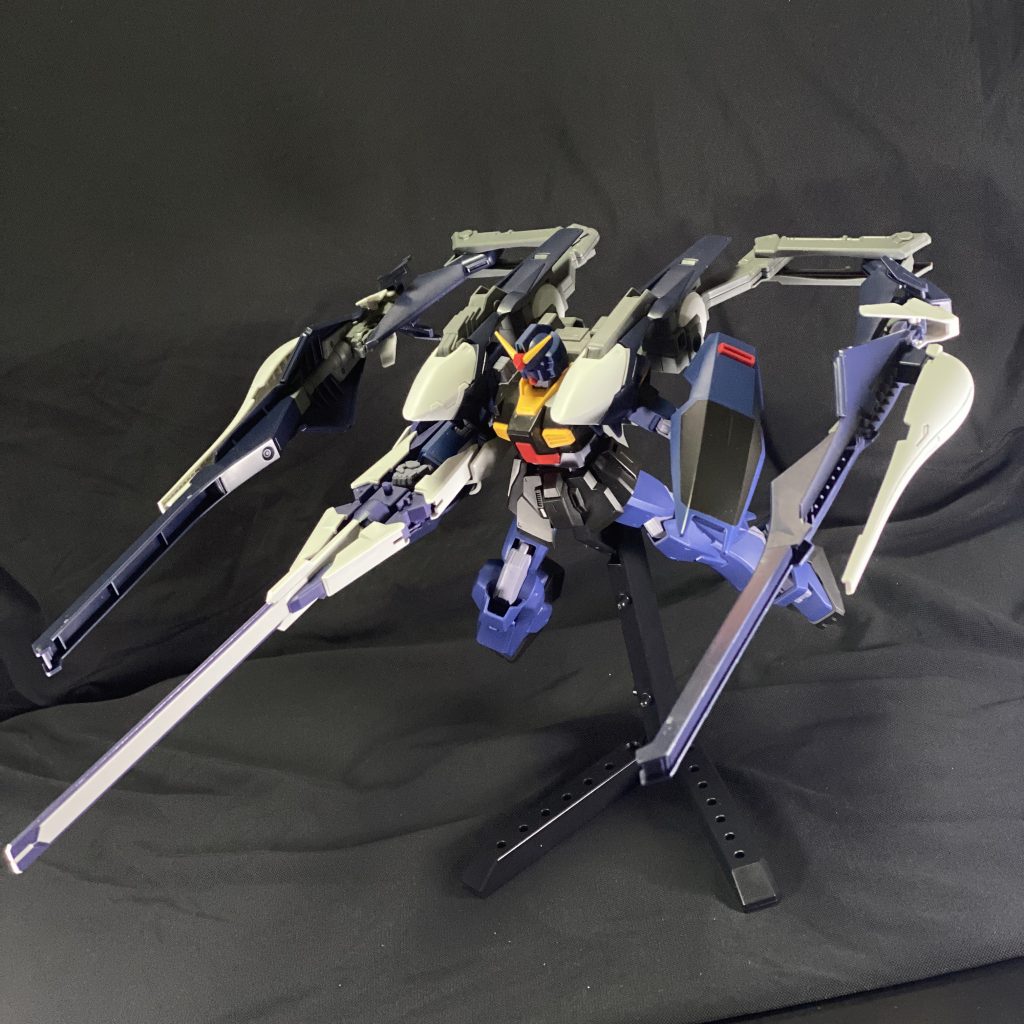 全武装展開。
MA的な異形感ありますね。