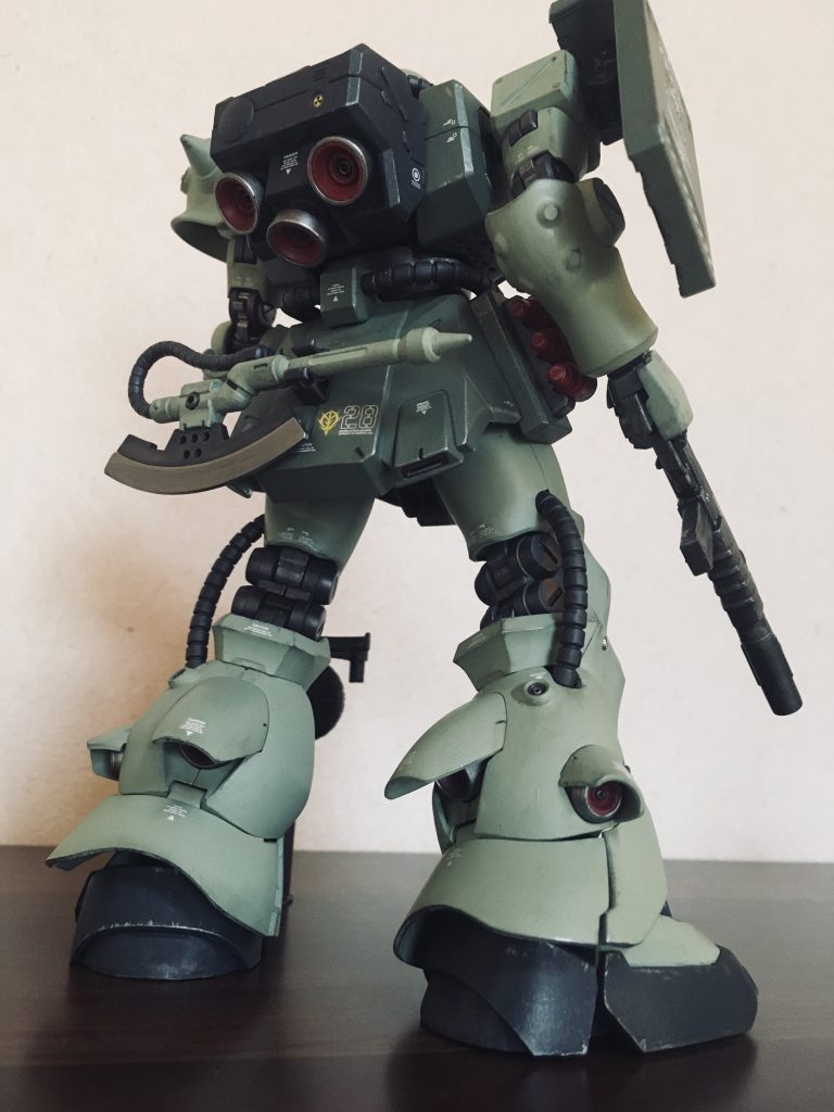 下半身の可動域が思ったより狭いです。
膝が真っ直ぐにならないのが唯一残念なところですが、プロポーションはいいので満足のいくものでした。