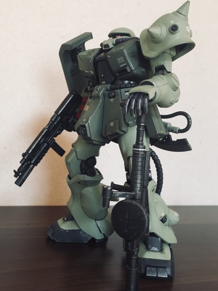 モノアイはハイキューパーツのSPプレート2の2.5mmと、Hアイズ。
各所のメタルビーズは、手芸用です。