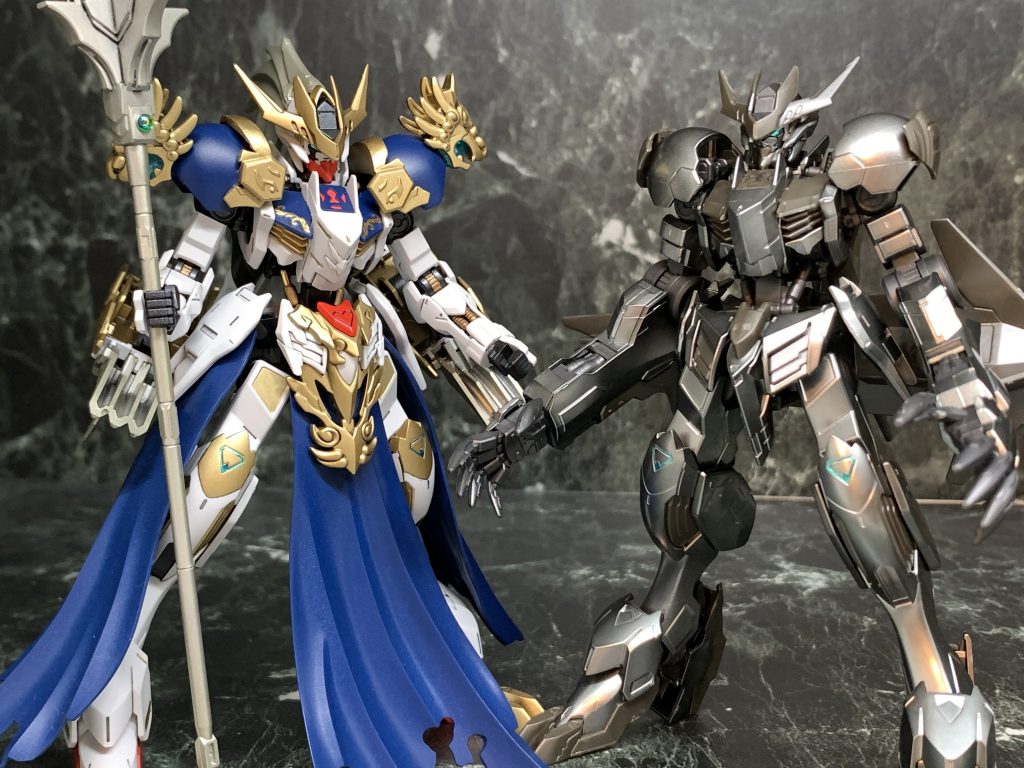 ノーマルのルプスレクスがないので馬超と比較