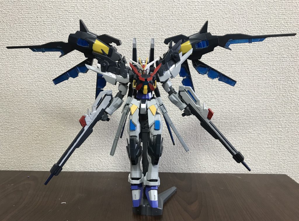 ドラグーンを外してみるとこんな感じ
メタリックブルーで塗装してサイコフレーム的な物にしてみたのですが、発色が悪く失敗…もっと勉強しなきゃ…