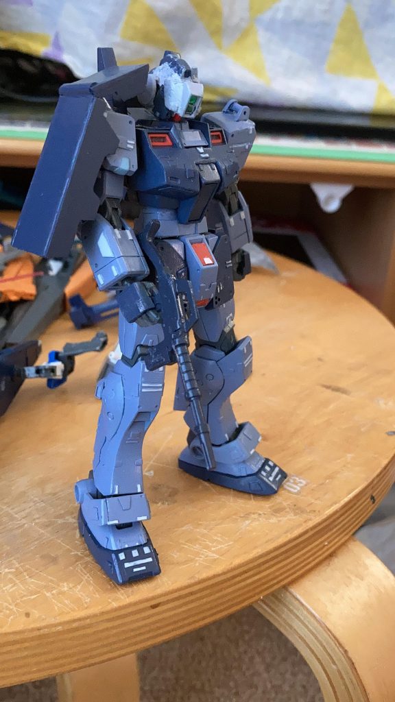 塗装直後です
実は初ウェザリング&初チッピンクだったりします
しゃしんでは分かりづらいですが足元はかなり泥だらけです