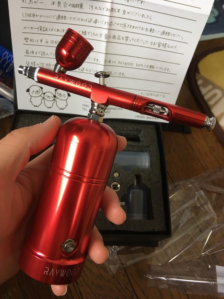 使用したのはRAYWOODさんの充電式エアブラシ。初エアブラシですが、めっちゃ良いですね！今後も愛用確定です。