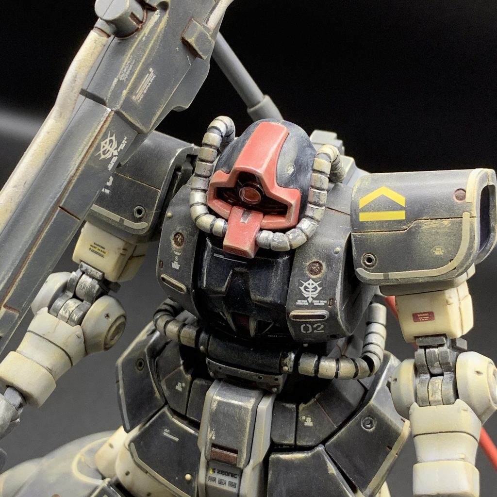 パイプや間接部は4アーティストマーカーを使ってるのですが、ウェザリングカラーの薄め液で微妙にイイ感じに塗装が剥げて結果オーライ。