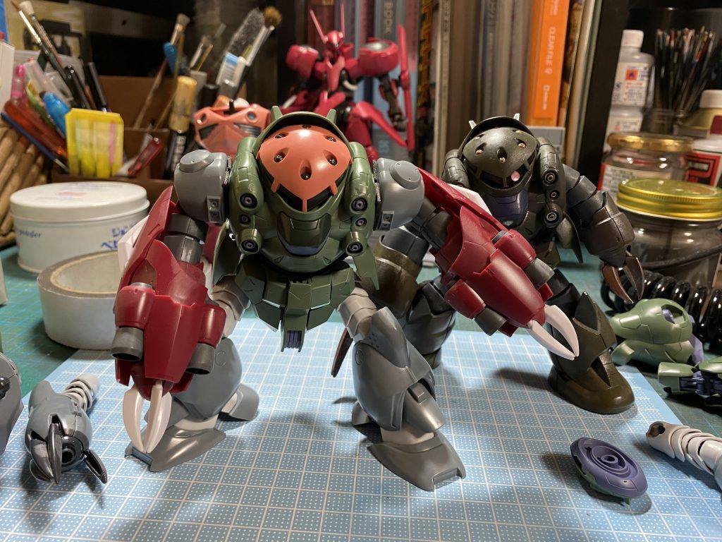 当初はサイズの関係からズゴックの頭部を使用(第一案