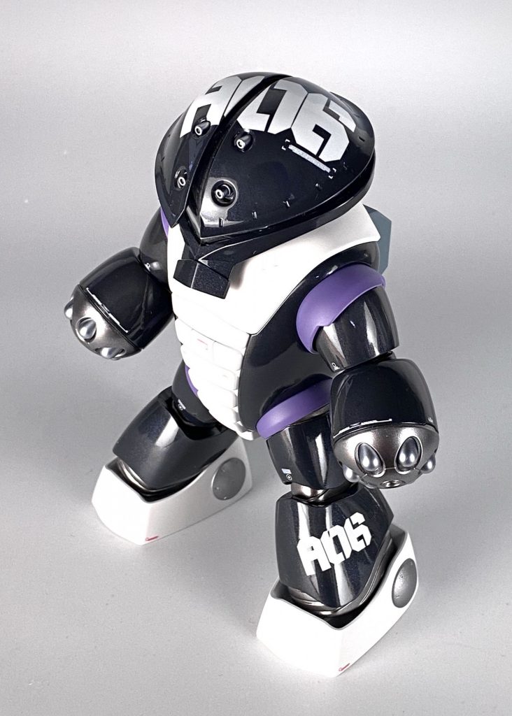 グロス仕上げの照明が難しすぎる。。。