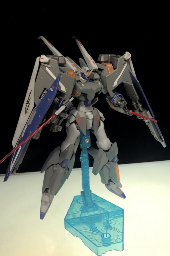 ビームサーベル装備 Rビームガン後端にはビームトンファーがあります