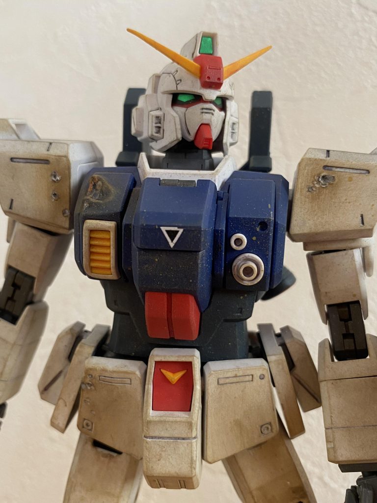 古いキットですが、色分け、可動はなかなか良いと思います。