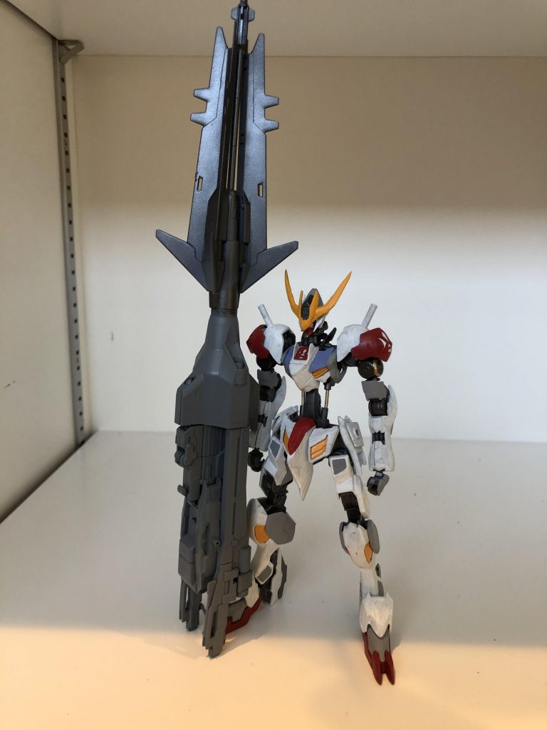 最後は、ボツになった超大型メイス型ダインスレイブ　ギャラクシーカノン改と。
初めてパテを使った改造で、正直雑なところも多く反省の方が大きい制作になりました。塗装はあえてほぼ筆塗りで行い、自分の中にある「ガンダムフレームは生き物」というイメージを再現しました。最後までご覧いただきありがとうございました！