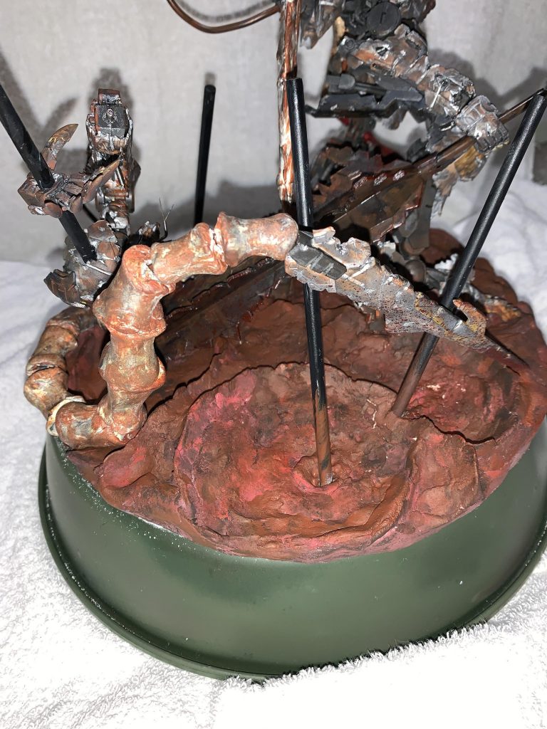 ちなみに
この台座は百均の鉢植えの
受け皿をひっくり返しただけ

土台も百均の紙粘土