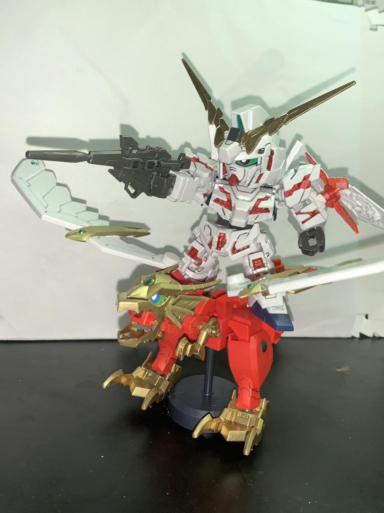 幻獣同士仲良くヴァルキランダーの背中に乗って空中戦