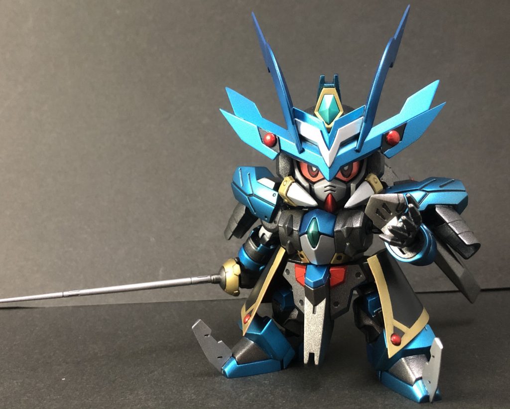 マスクを外して。

塗装は大体ガンダムマーカーです。メインのコスモメタブルーと、ロイヤルメタレッドは発色良くオススメです！