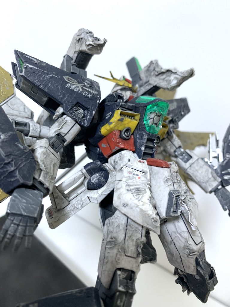 表面の歪ませ具合とかは本当にイメージと感覚でやってたので他の作例とかアニメの参考になりそうなシーンとかで知識をつけたいなーって思ってます