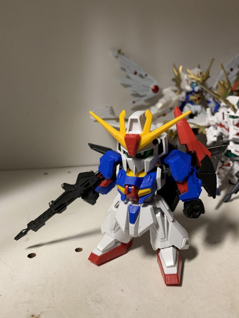 パチ組状態。正直こっちのゼータもウルトラ好きだからもったいなく思わない事もなかったですw