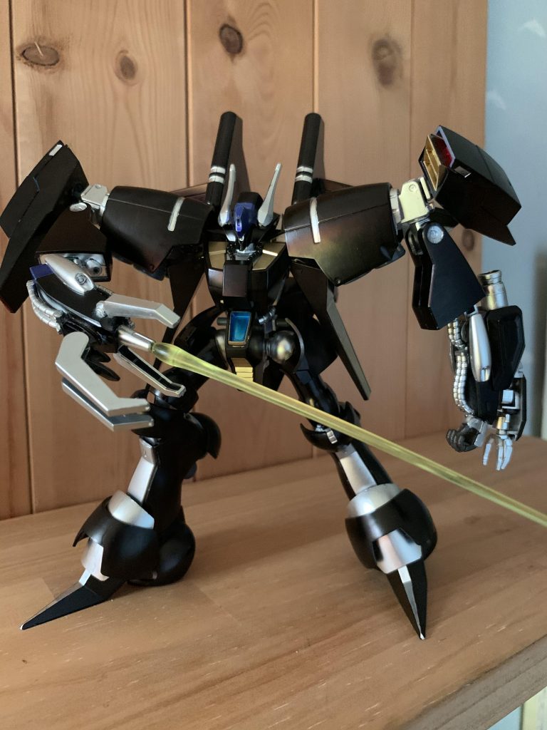 右腕は破壊力、左腕は汎用性意識