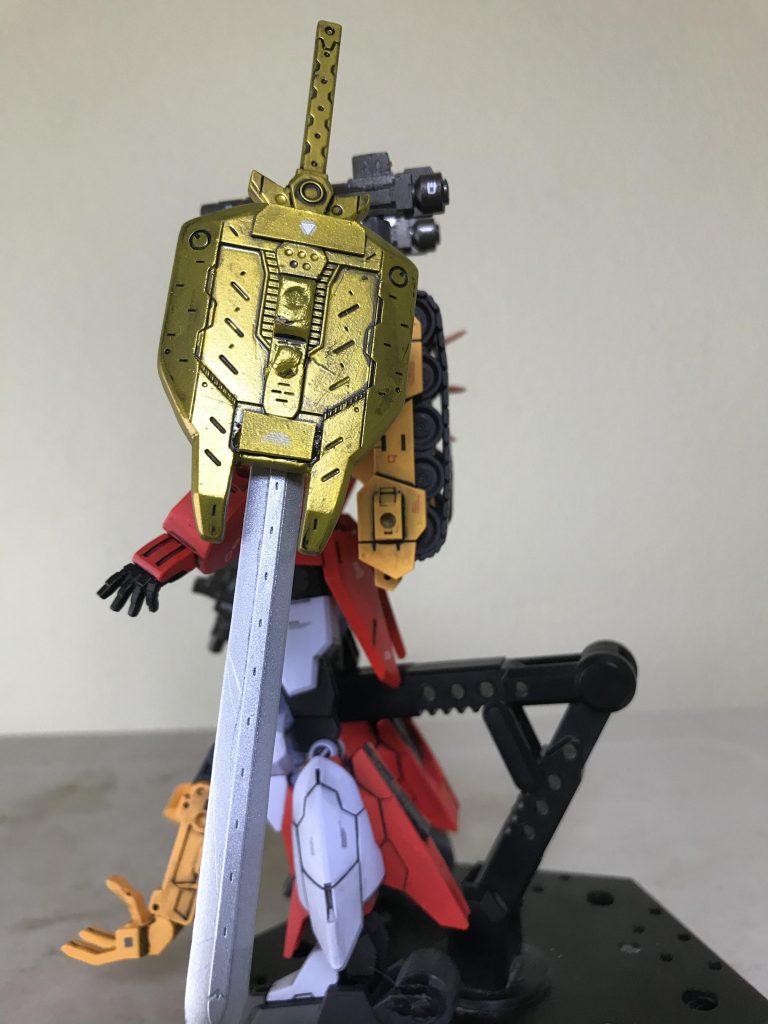 グランドシールド
M.S.Gヘヴィウェポンユニット14
ビーストマスターソードを使用しました。
敵の光線や実弾攻撃を防御する
シールド