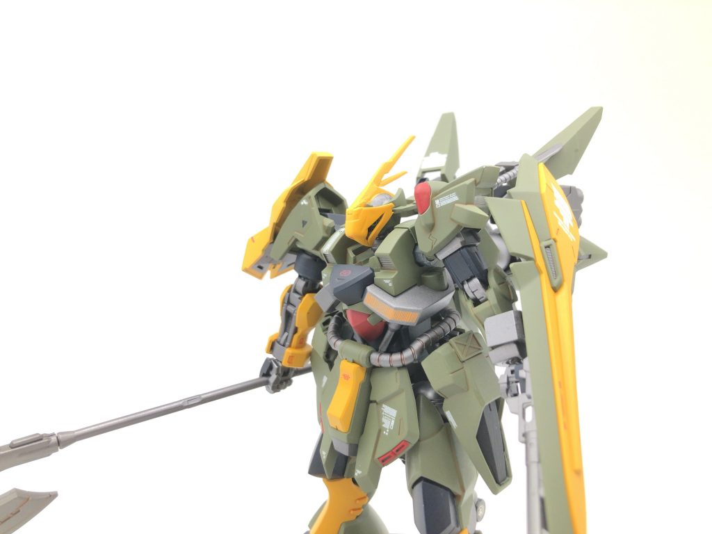 パーツ構成

頭　　マックナイフ
　　　ヤクト・ドーガ
胴　　漏洩
右腕　漏洩
　　　シナンジュスタイン
左腕　Gセルフパーフェクトパック
腰　　ヤクト・ドーガ
　　　シナンジュスタイン
　　　ストライカージンクス
足　　漏洩
バックパック　ストライカージンクス
　　　　　　　漏洩
　　　