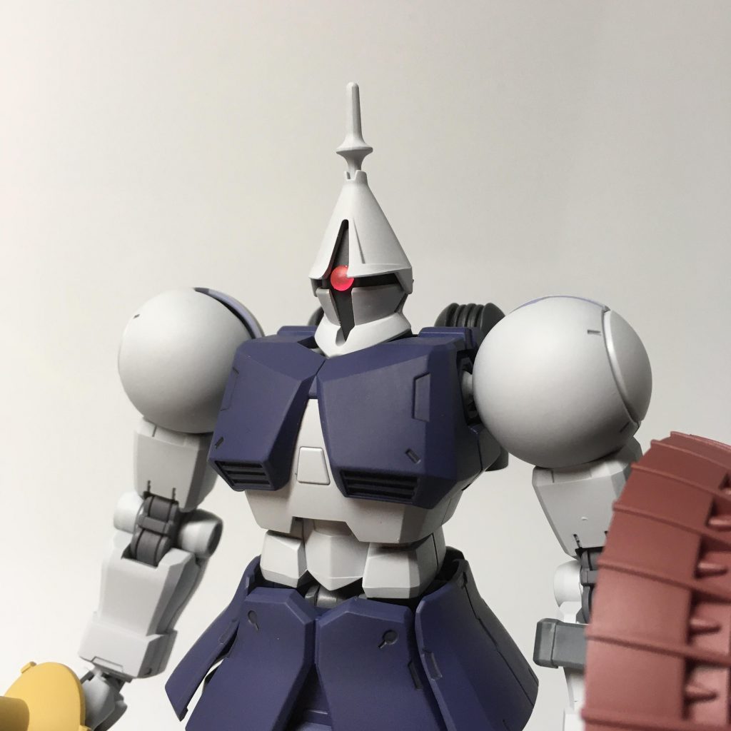 なんとなくギャンバルカンの頭部も同じ色で塗装して交換可能にしてみました
この頭もいいよね...