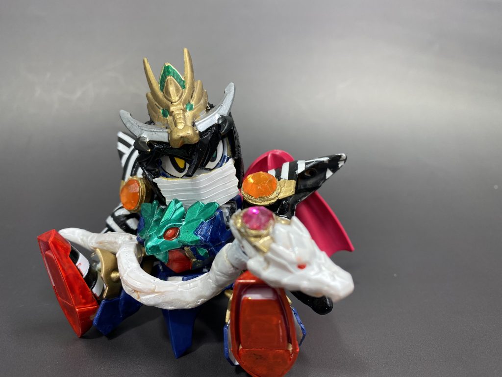 蛇は趙雲ガンダムから。
しゃばろくさんフレームのおかげで座れます。笑