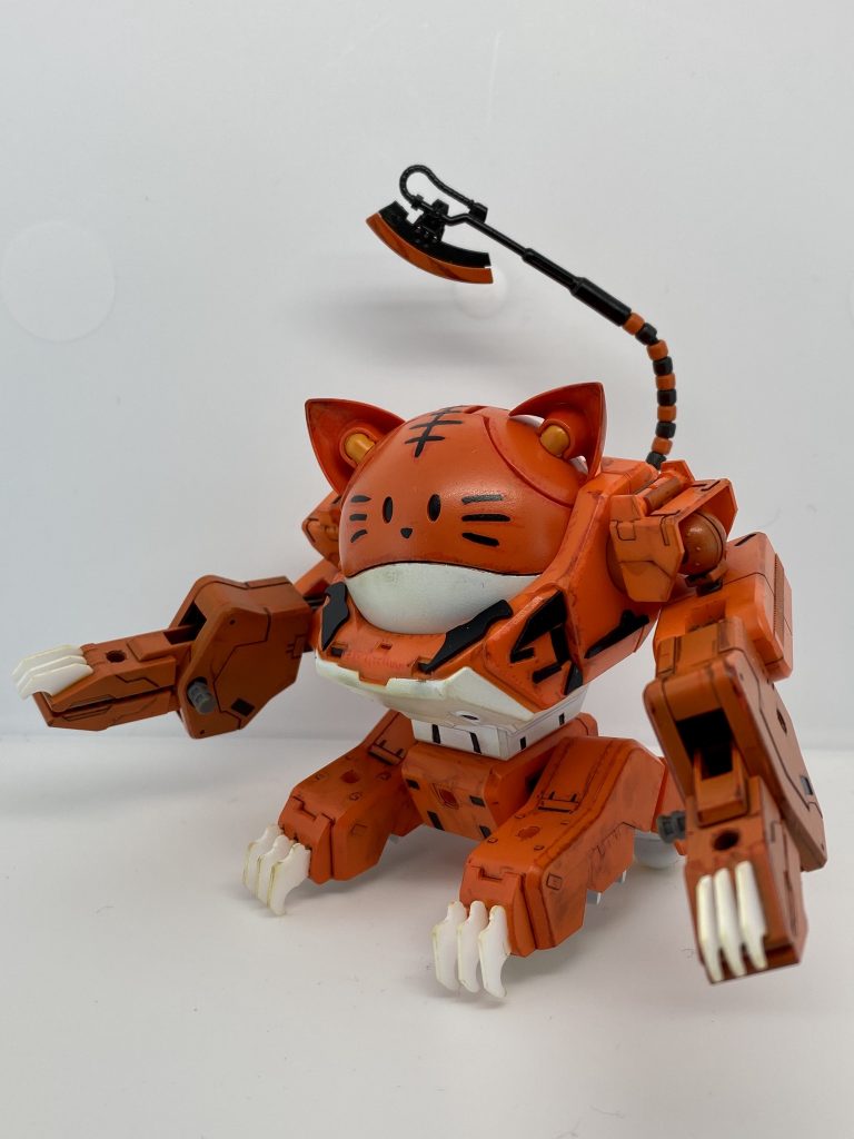 ハロ本体は元々のハロは口開きのハロですが、今回利用したのは猫耳がついたハロを使っています。