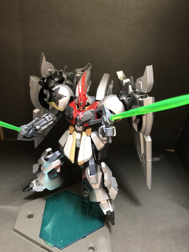 ビームソードモード。
持ち手部分を取り外し、R・ギャギャ(というかヴァリュアブルポッド)のビーム刃を取り付けています。