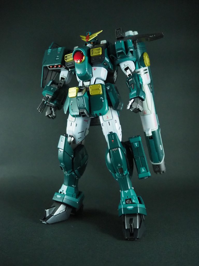 フロント
各部シルバーチップは0.5ミリ厚を1×2ミリに切り出し、0.5×1ミリを切り落として作成
ワンポイントのディテールとして割と効果的だけど写真だとあまりわからないという