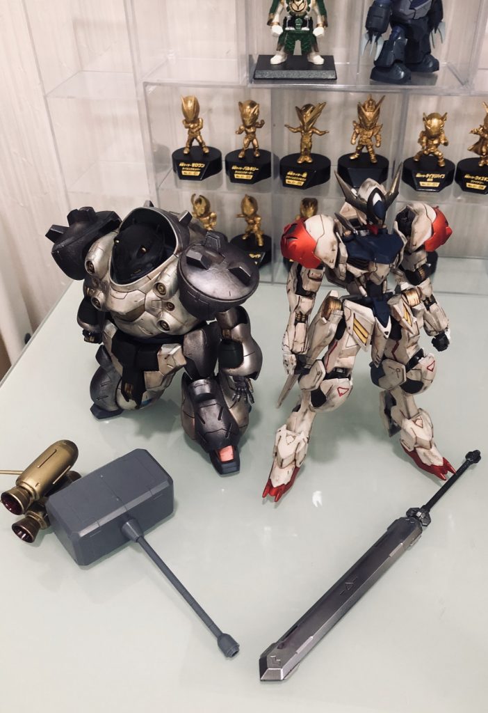 並べ見てみて、やっぱり鉄血は汚すとカッコいい気がする!
グシオンのハンマーはロマンを込めてちょい改造未塗装だけど