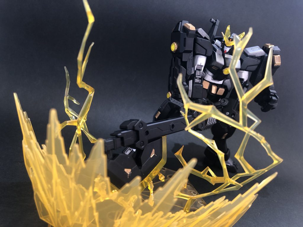 必殺技その1
## 『雷豪電撃斬』
落雷を斧に受け、強力な斬撃を繰り出す。
所謂ギ○ブレ○クですね。
朱雀作ってる時には本当にダイ大が再アニメ化するとは思いもしませんでした。楽しみ。