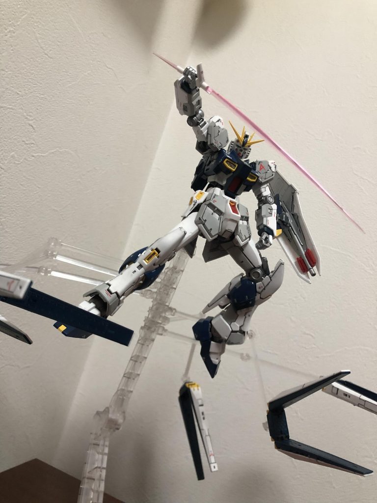 RGニューガンダム–2枚目/制作者：アンジェロのプラモデル工房