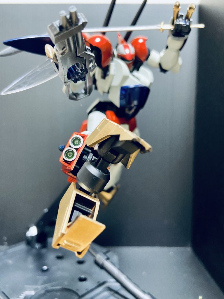 初のミキシングでそもそも完成できるか不安でしたが、なんとか形になってよかったです！
ただあちらこちらを瞬着でつけて白化するわ、酔いの回った状態で塗装して指紋つくわ、反省多々あり。やっぱり我慢は大事。笑

ご評価いただけたら幸いです！