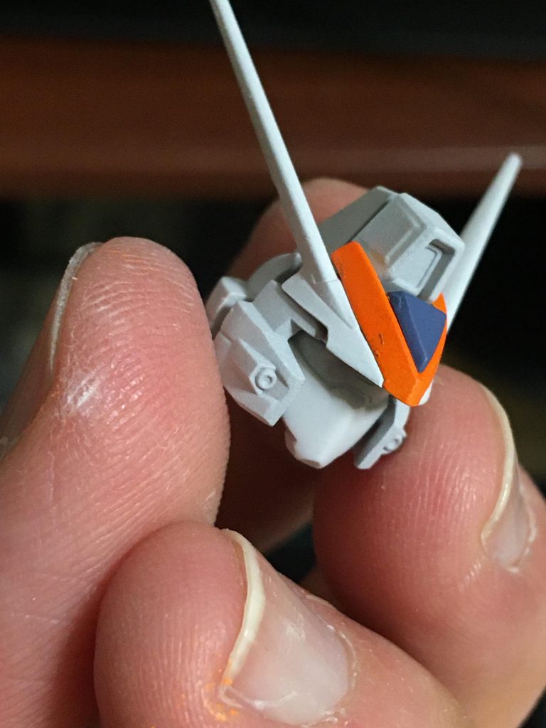 筋彫り前の顔
ツインアイにしようか迷いましたが、それはウィンダムじゃない気がするしゴーグルカッコええやん！(意訳:めんどい)でマスクのみ弄りました。