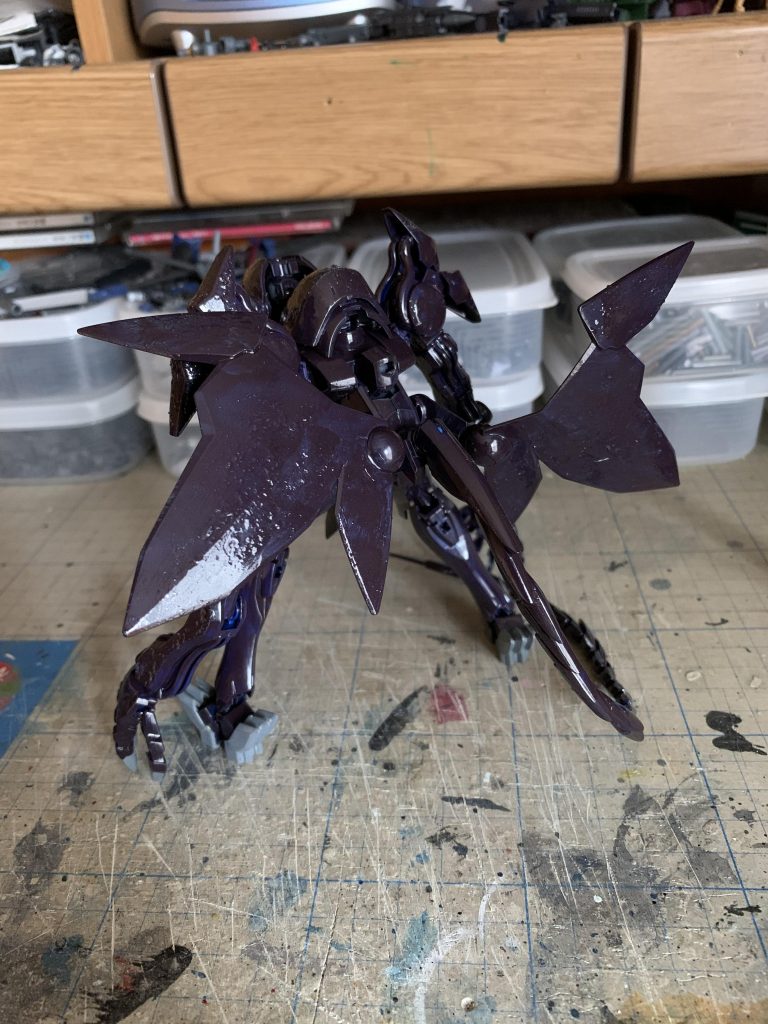 塗装は生物的な表現になるように、サフを吹かず下地の色が出やすいようにし、筆塗りを一回だけ、ムラも直しておりません。てかりもそのまま。生物の表皮っぽく見えるでしょうか？
邪甲兵はオー○バト○ーが基本なんですけど、あえて外して製作いたしました。
ご清聴ありがとうございました。