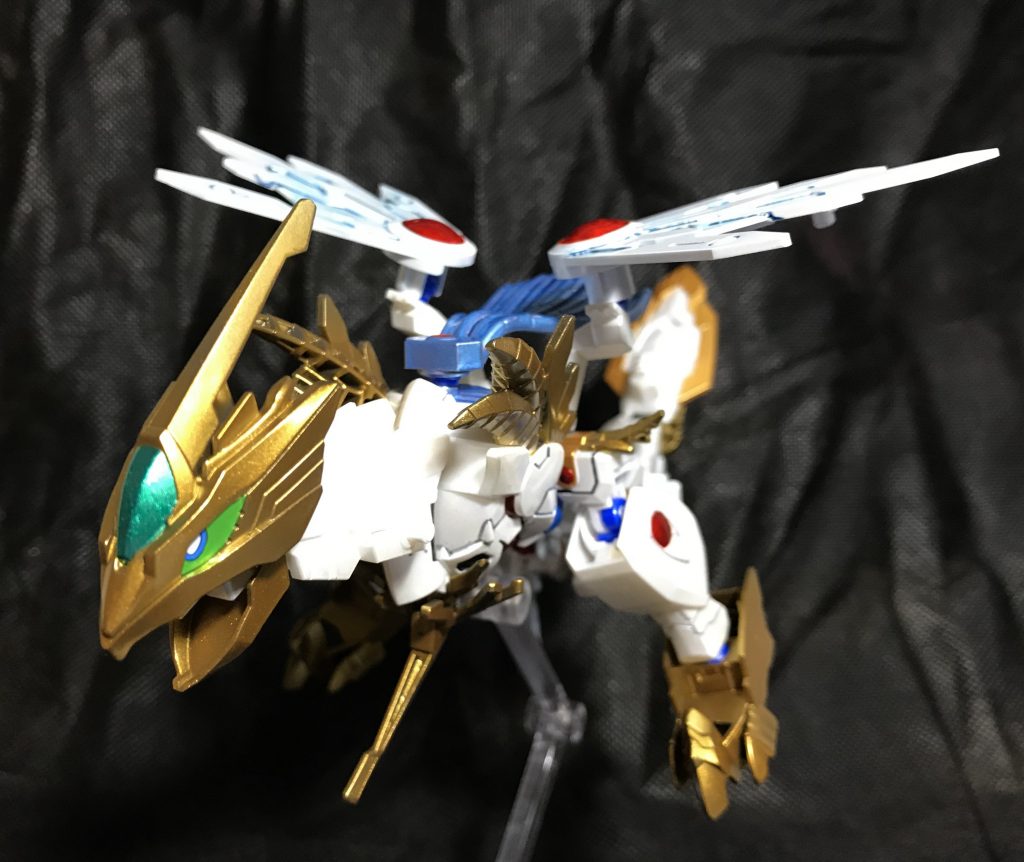 今回のドラゴン、エクスドラゴンモードです。伝説の聖獣をモチーフにしているらしく、前足のない独特な体型のドラゴンです。