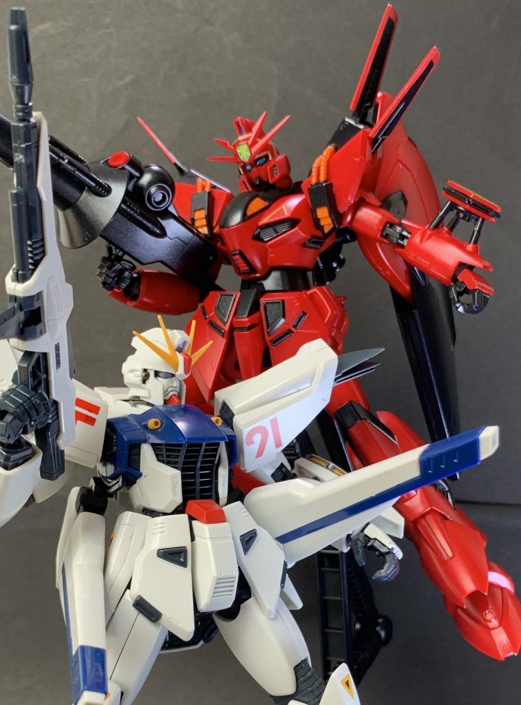 そんなF91(旧MG版)と並べて〆
ここまでご覧頂きありがとうございました。