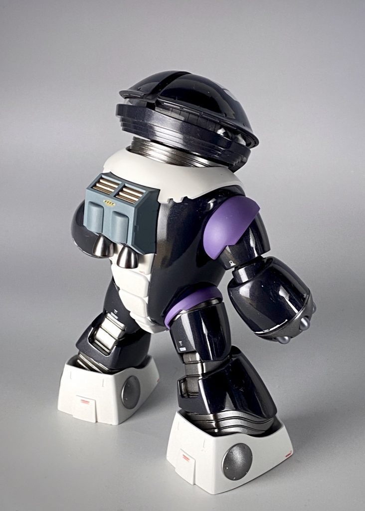 関節がABSの塊。ずっしり重い。