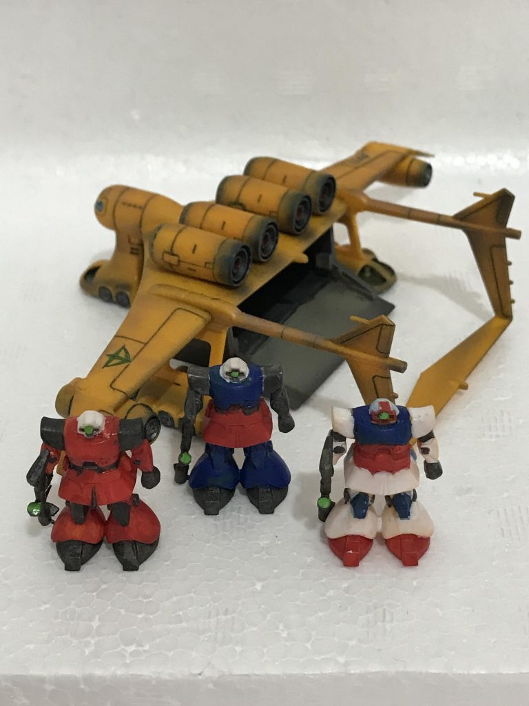 鹵獲したMSで護衛します。