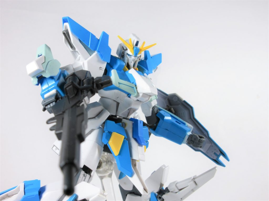 背部のハイメガランチャーは単独で活動可能であり味方機などに貸し与えることも可能。
この状態では運動性能は高くなるが機動力は大幅に低下する為戦況を見極めて使い分けることが重要となる