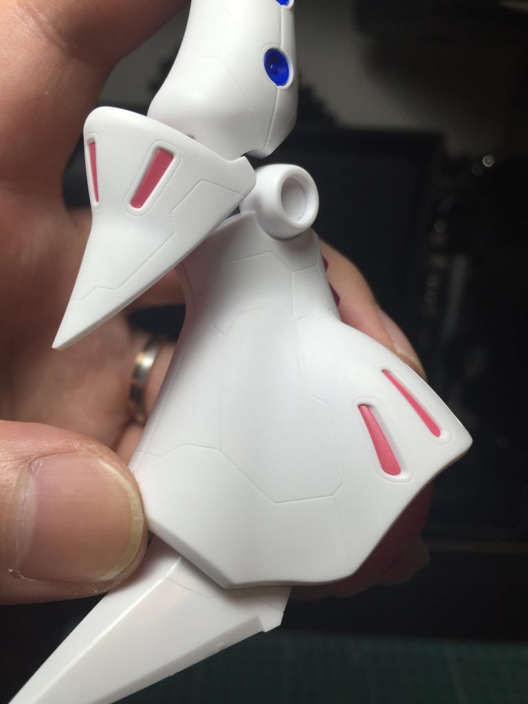 主にBMCタガネ0.2でスジ彫り。一番好きな作業です。