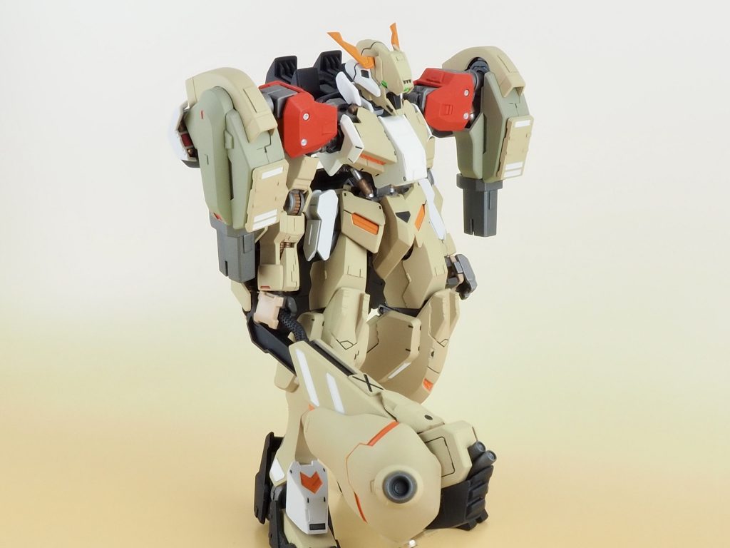 メインキットはガンダムグシオンリベイク、フルシティをベースに肩にアスタロトオリジン、バックパックはウヴァル、マッスルキャノンは百里の太ももパーツを使用