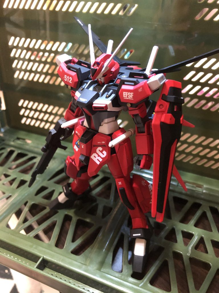 ストライクガンダム Rｅ–4枚目/制作者：真樹京介