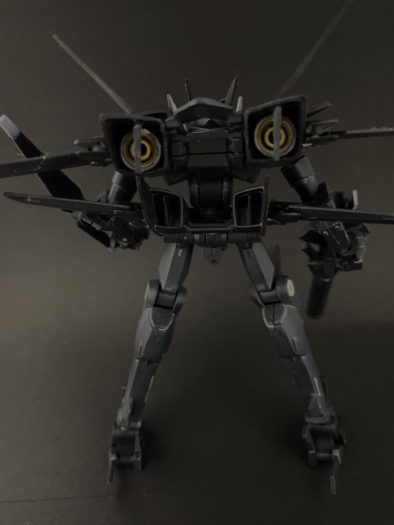 んでもってバックパックにはブースターを仕込んでみました!
元々あったやつを切り、これにくっついてるやつはプラ板で作っています。