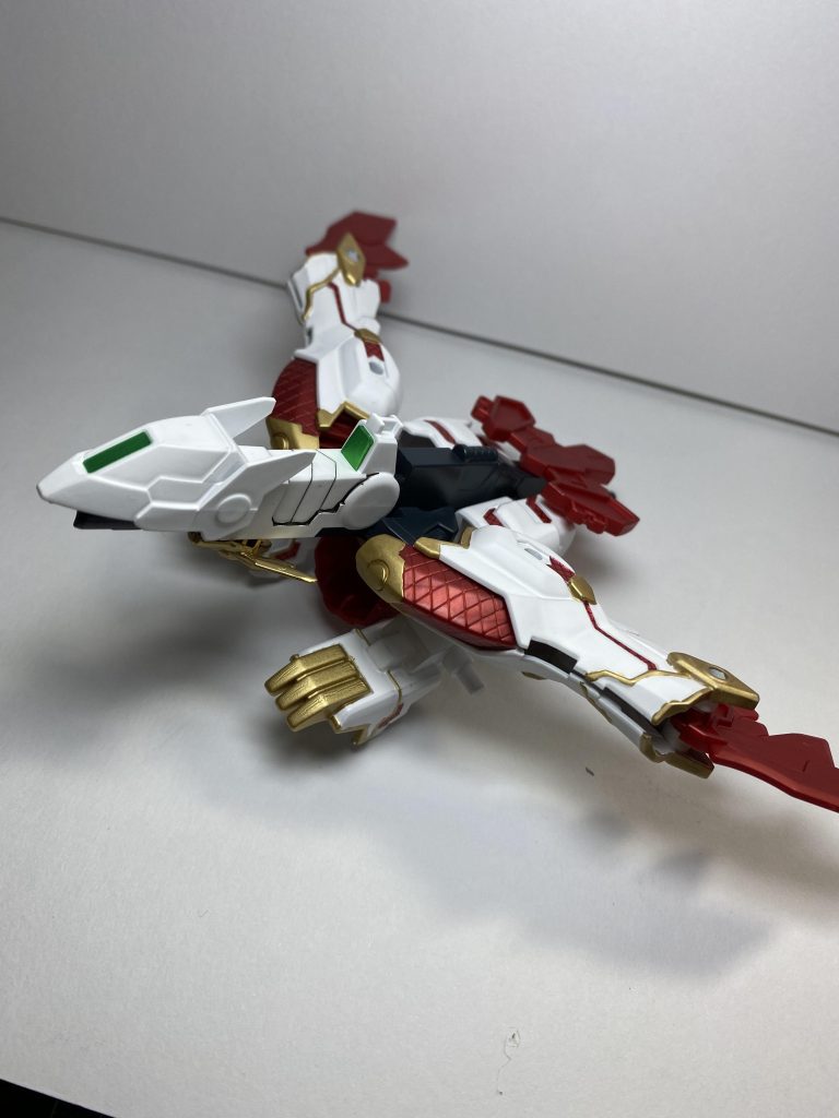 武装装甲八鳥です。
色を和風っぽく変えようとしたのですが、零丸とのバランスが悪くなると思い断念。
赤パーツはメタリック塗装をしようとも思いましたが、成型色が綺麗だったのでそのまま使用してます。