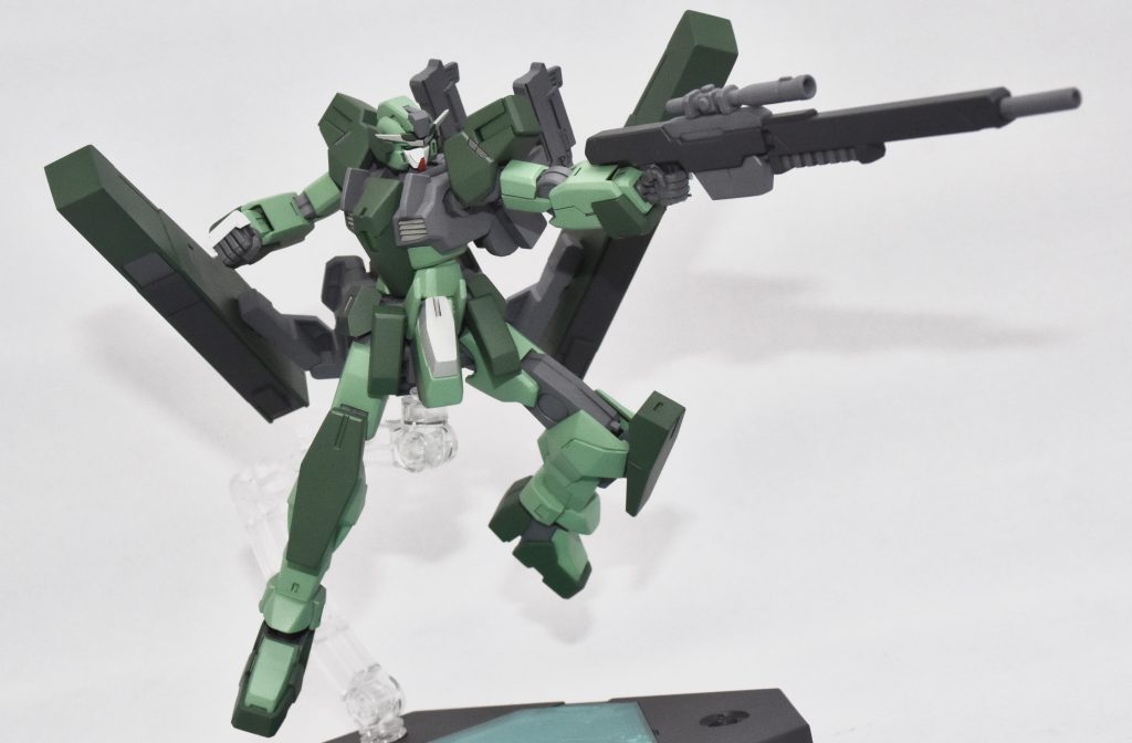 メインウェポン「GNバスターライフル」。精度より火力を優先した武装のイメージです。