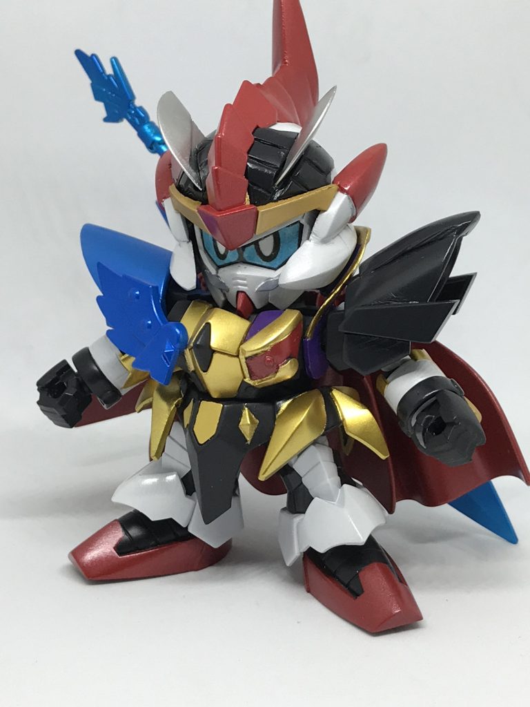 こちらは竜騎士ファルコガンダム。兜が大きく違います