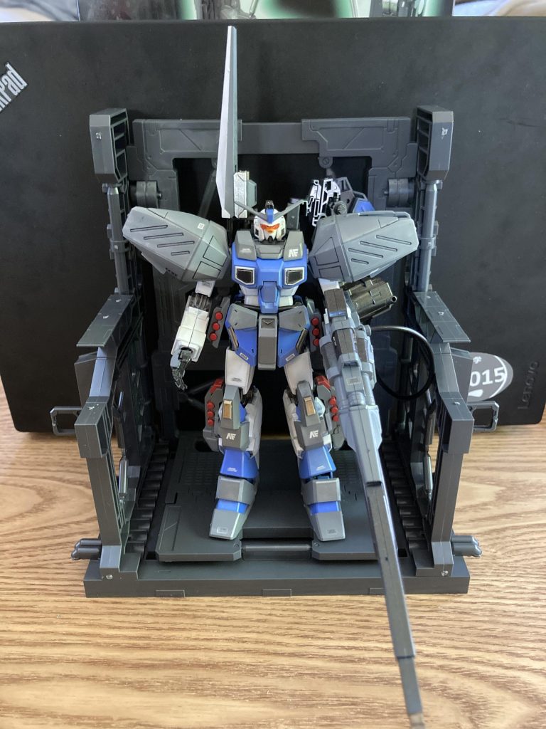 一応型式番号はRX-96s/s
です。改造もとの番号をふまえました。
個人的に顔とエネルギーパックと接続された狙撃銃が気に入りました。
改造元のかっこよさが残りつつガンダムぽくなったのでよかったです。