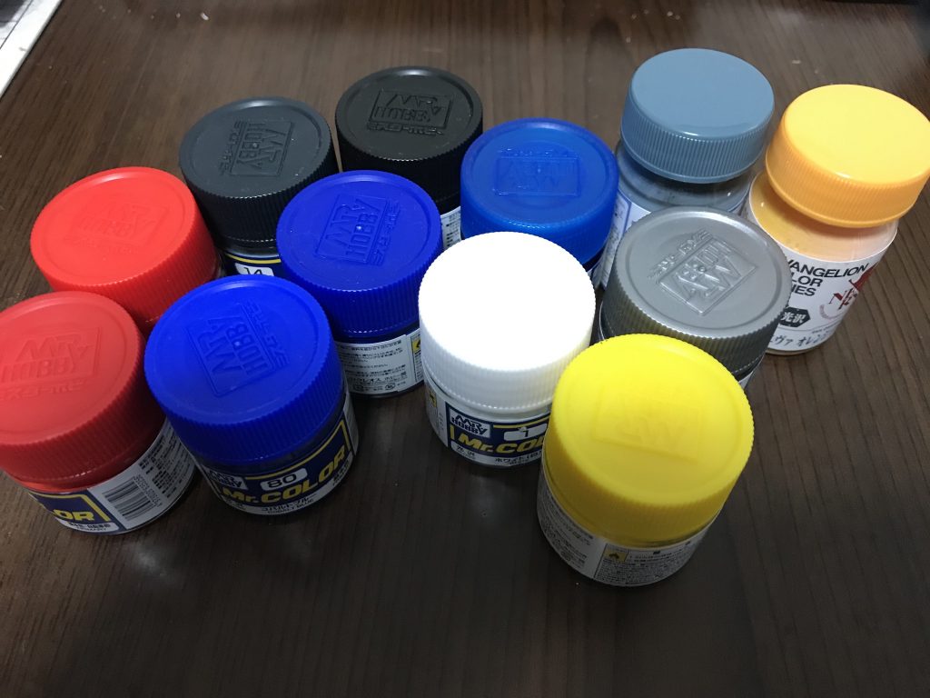 使った塗料は写真の通りです！
ストライクフリーダムのカラーリングに合わせたかったのですが、塗料が足りなかったので一部のパーツはアメストフリに準じたカラーリングになってます。